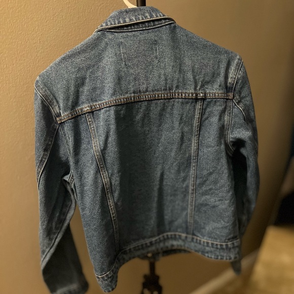 Jean Jacket 🧥 - Picture 4 of 4